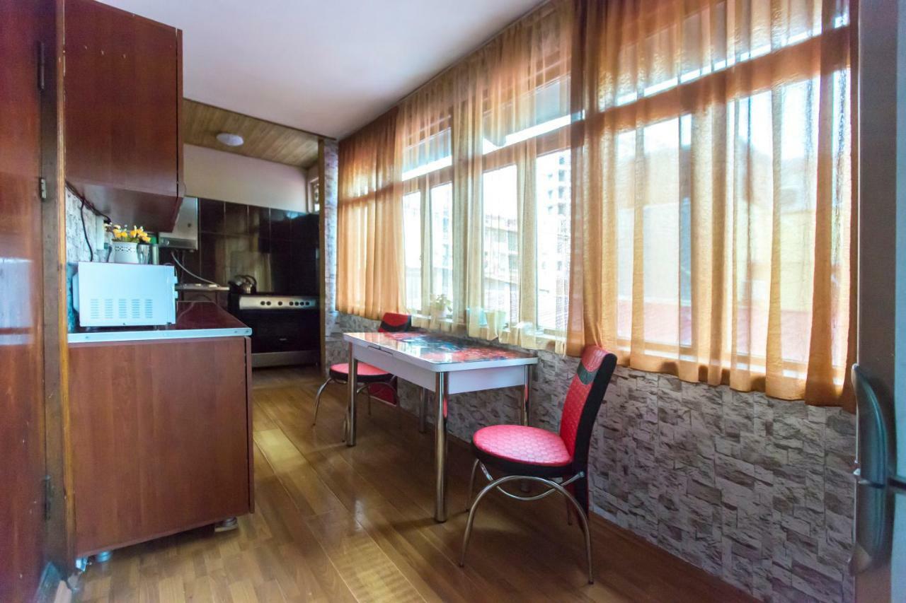 Квартира У Бульвара 1 Batumi Eksteriør bilde